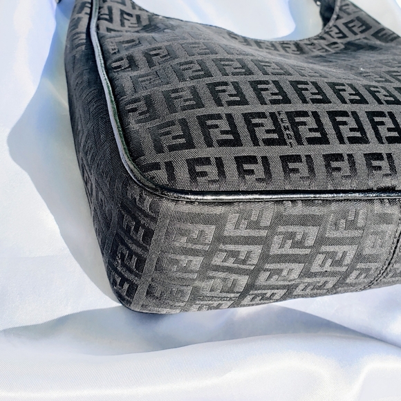 🖤SOLD BLACK FENDI ZUCCHINO TOTE🖤 - Picture 3 of 13